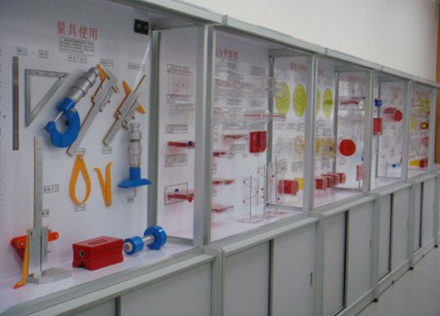 <b>KRN-B08型机械设计基础陈列柜(12柜)</b>